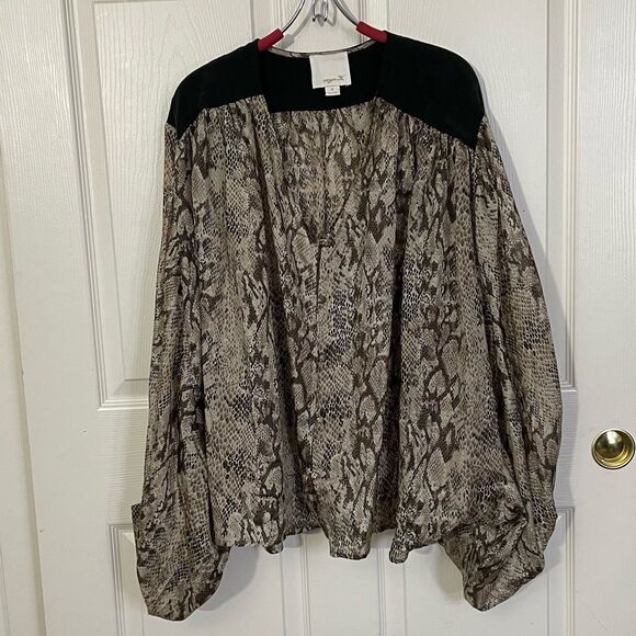 Aryn K Snake Print 100% Silk Batwing Sleeve Button Down V-Neck Blouse Top, M - Picture 5 of 12